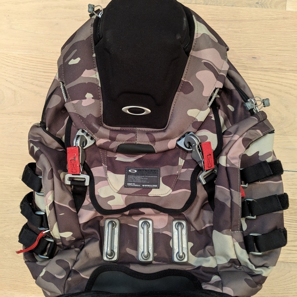 Oakley Kitchen Sink Backpack (Camo)